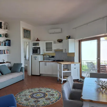 Gasthof La Terrazza Sul Tirreno 3*