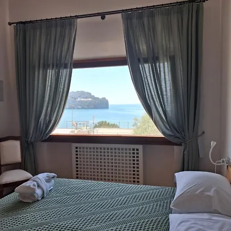 La Terrazza Sul Tirreno Pensión 3*